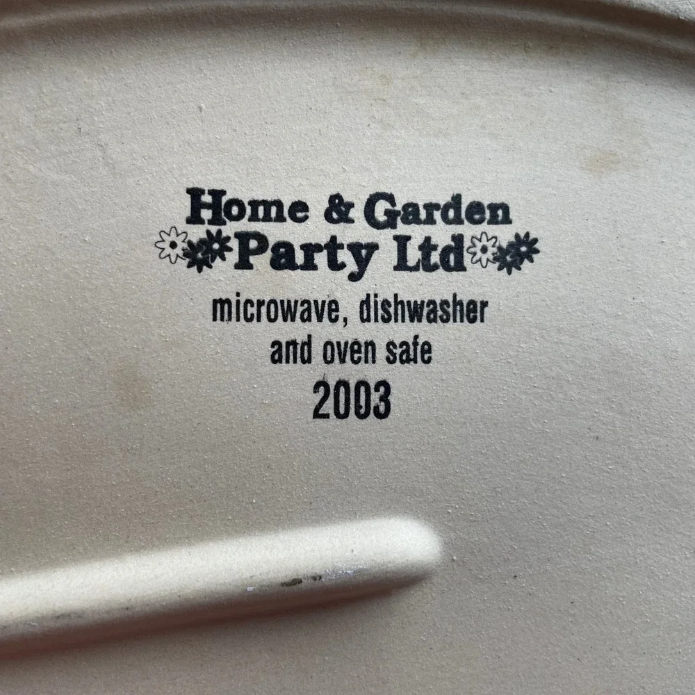 Home & Garden‎ Party Ltd 2003 Birdhouse Stoneware Oval Baker Dish Cream 13 Inch